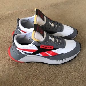 COPY - Brand new Reebok CL legacy chunky retro sneakers